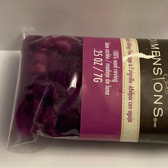 24 Dimensions FeltWorks 100% Wool Purple Curly Roving .25oz Needle Felting Craft - Picture 16 of 16